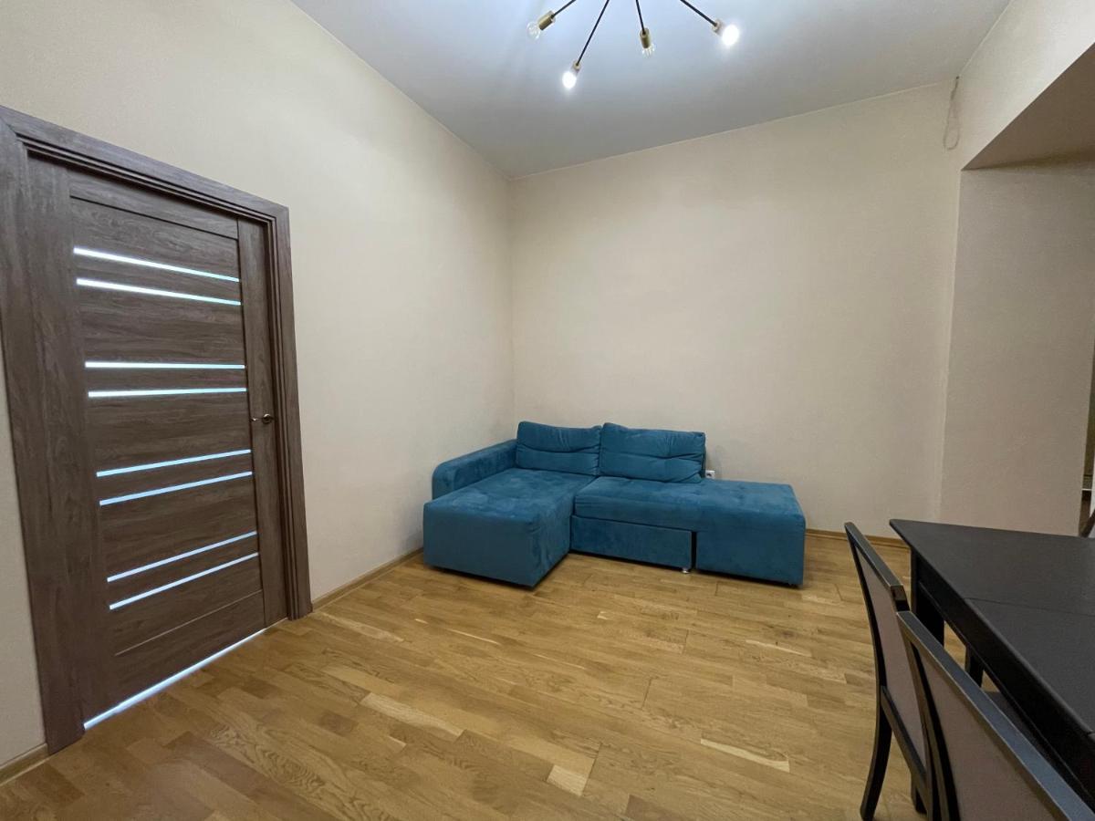 Avangard Qn Romana 26 Apart Lviv Exterior photo